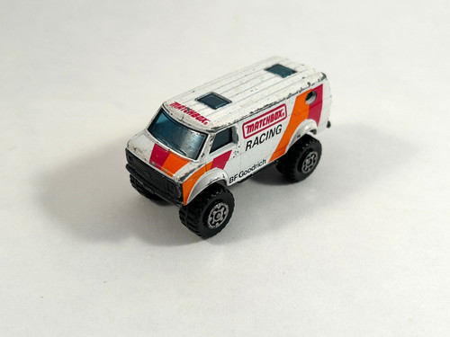 Matchbox 4x4 chevy van racing - matchbox,