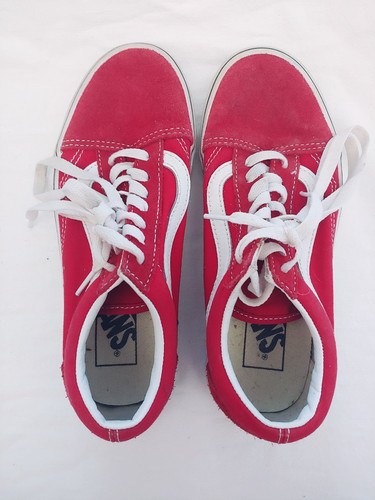 Size vans off the wall - size,